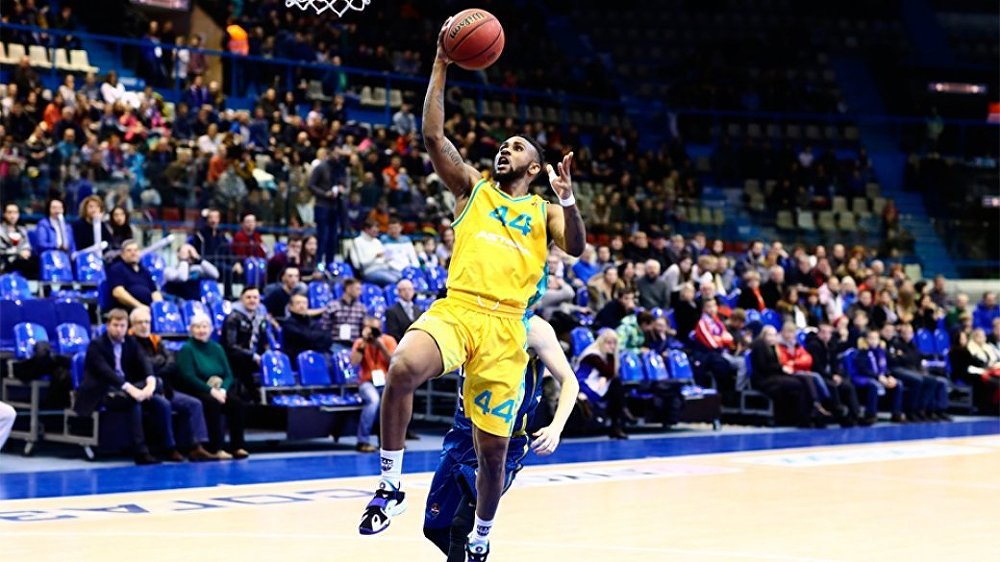 Баскетболисты "Астаны" нанесли поражение "Парме" в матче Единой лиги ВТБ