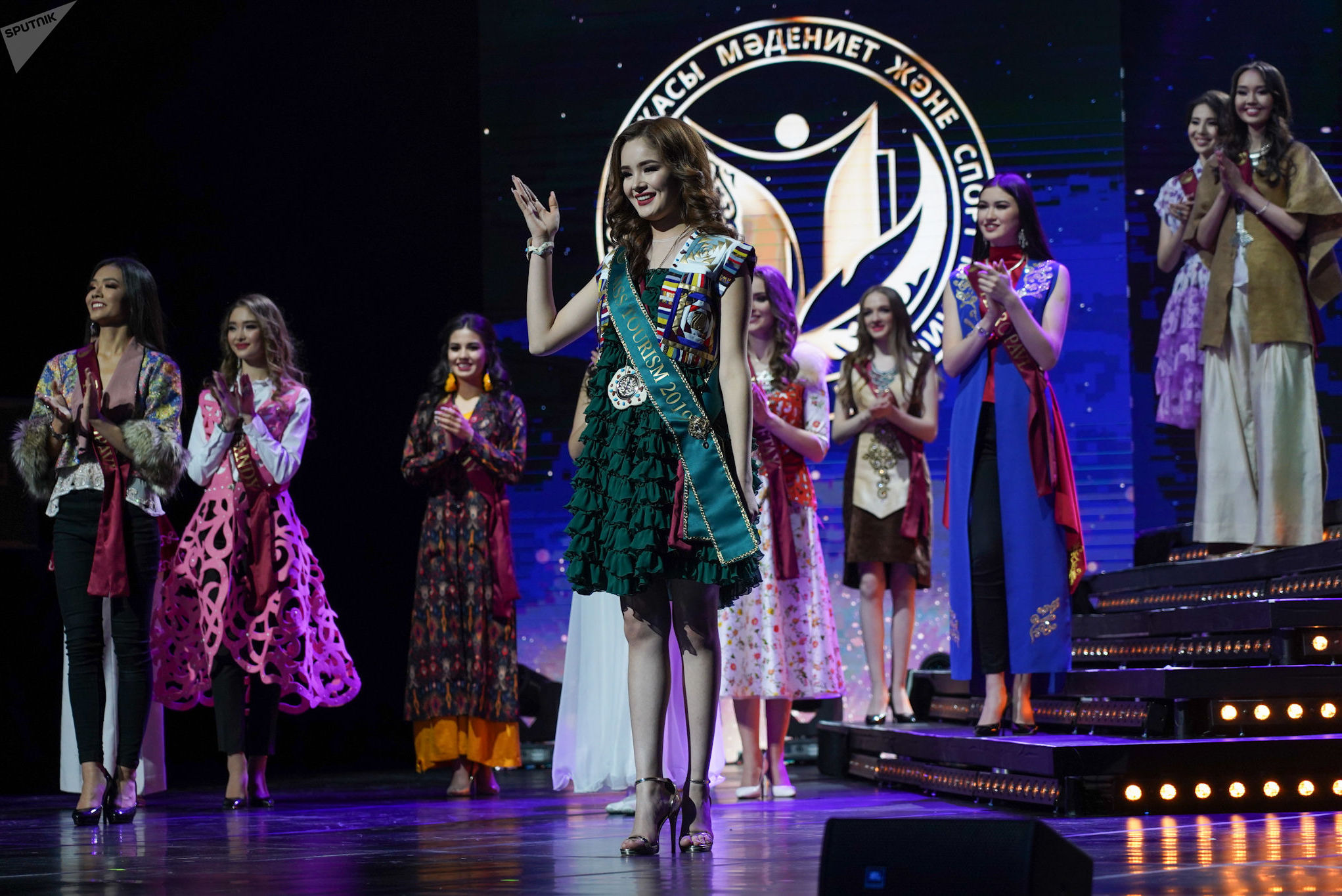 Финалистки конкурса Мисс Казахстан. Победительница в номинации Мисс туризм Балжанат Анас