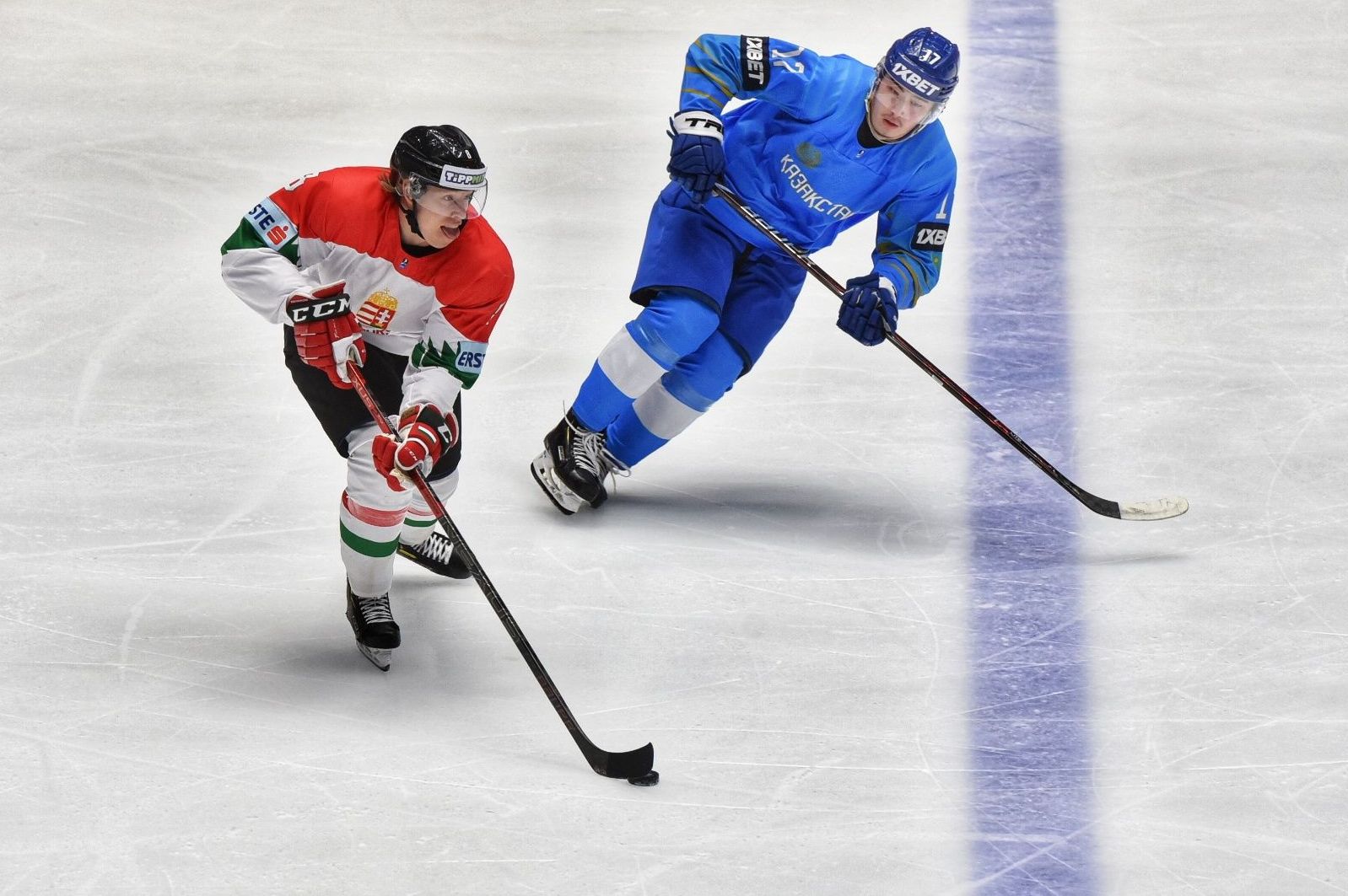 Матч сборных Казахстана и Венгрии на чемпионате мира по хоккею первого дивизиона
