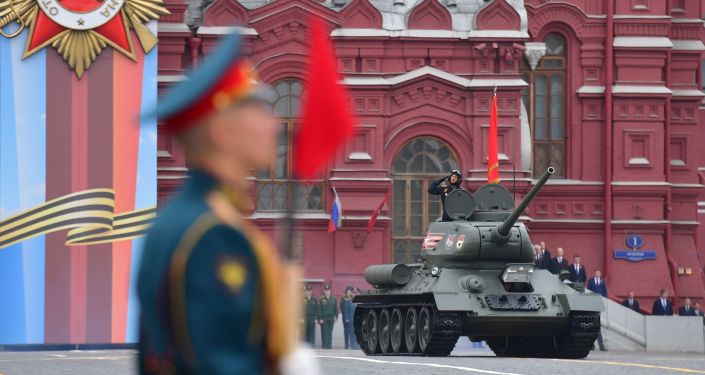 Танк Т-34-85 на военном параде, посвящённом 74-й годовщине Победы в Великой Отечественной войне