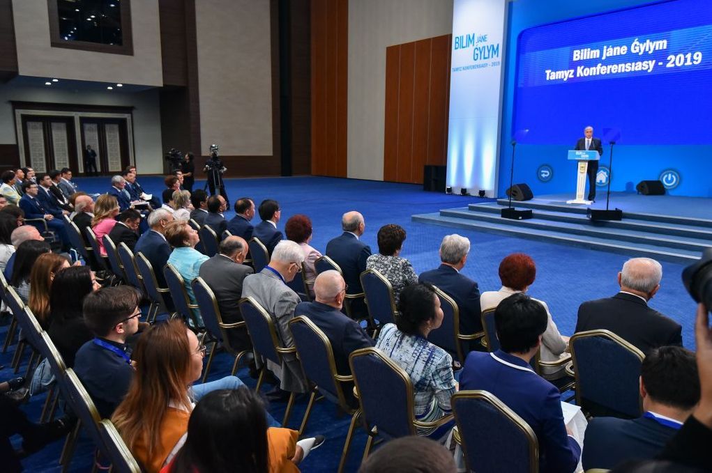 Касым-Жомарт Токаев выступает на августовской конференции 2019