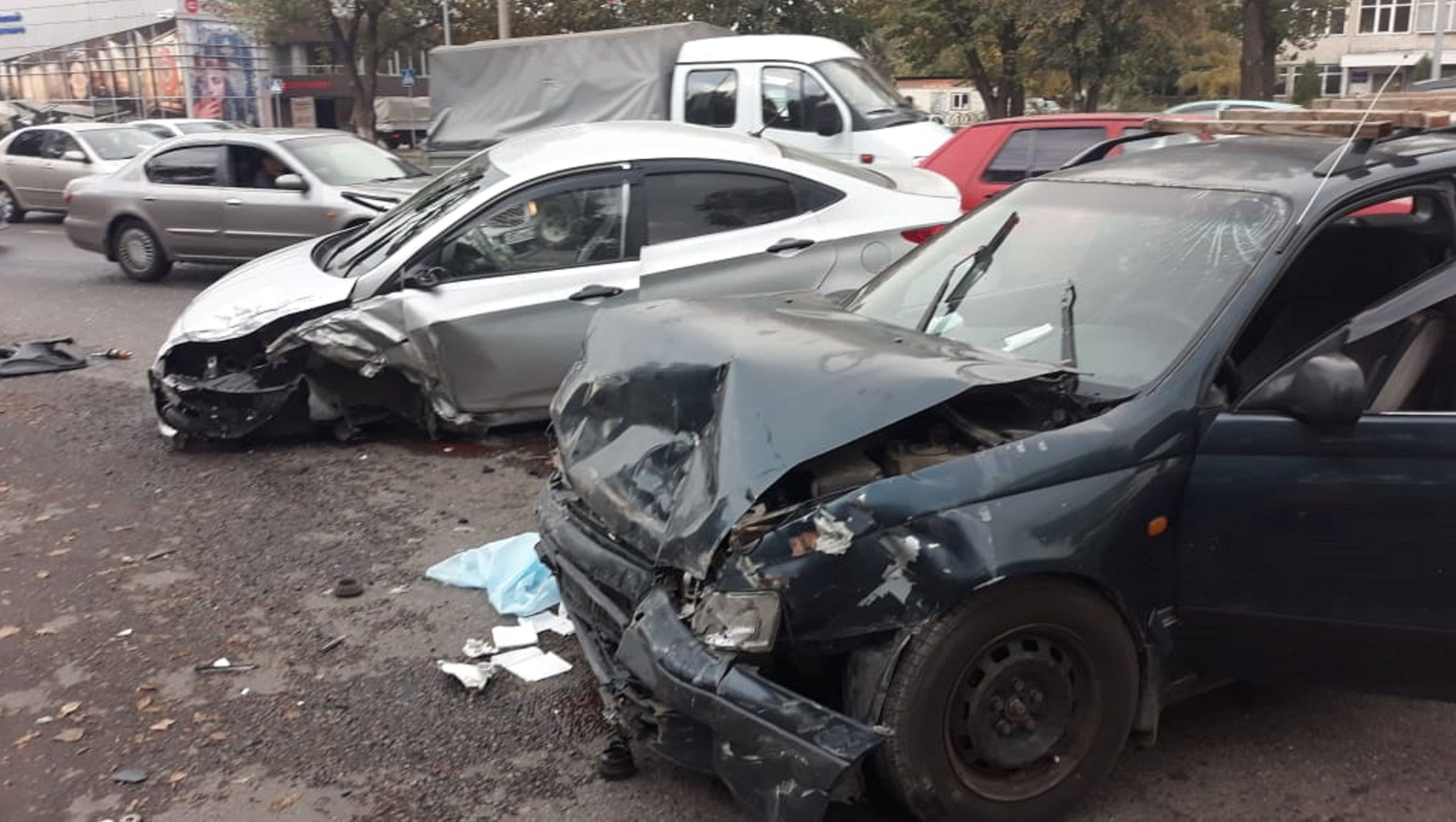 Массовая авария на проспекте Рыскулова напротив улицы Москвина 