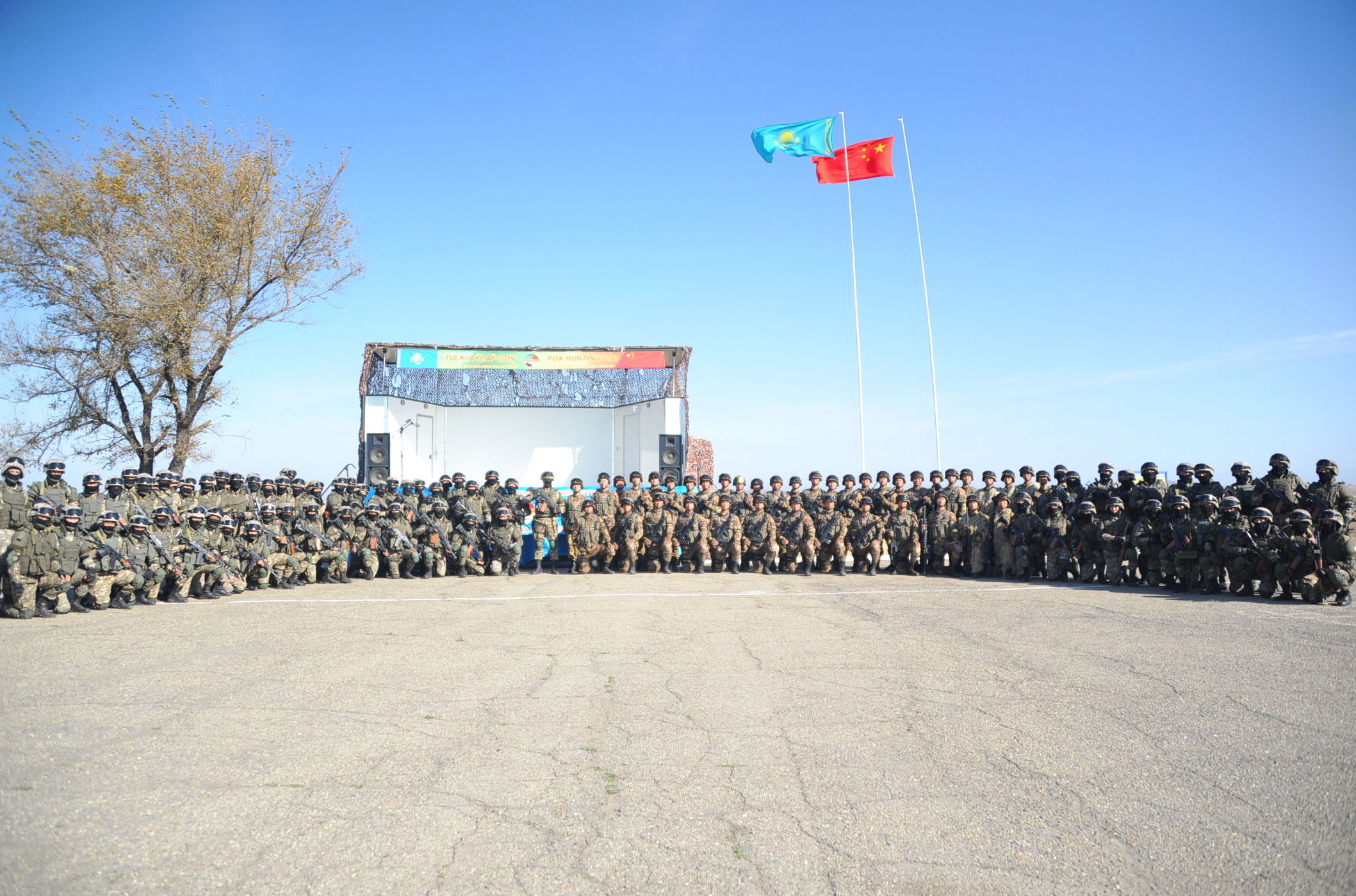 Спецподразделения Казахстана и Китая на совместной учебной антитеррористической операции по условной ликвидации незаконных вооруженных формирований
