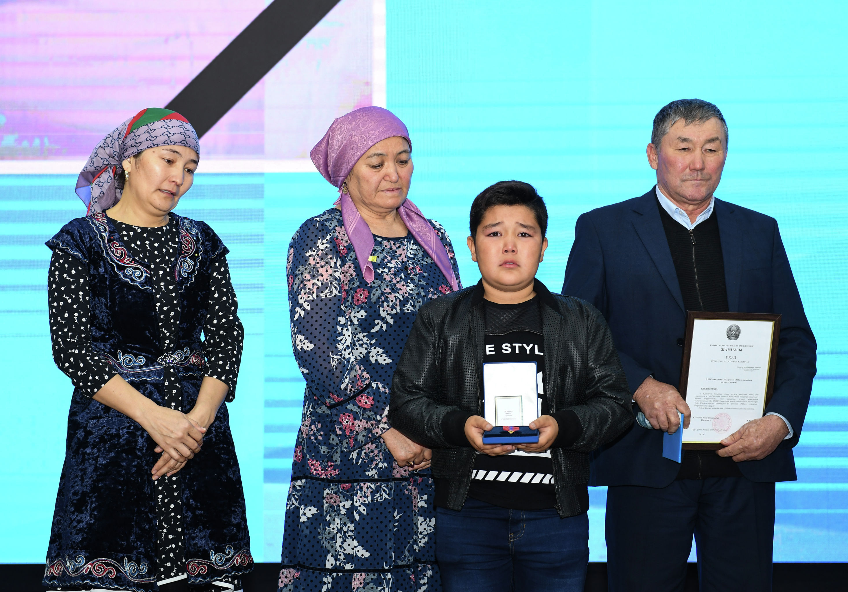 Погиб в погоне за браконьерами: семье егеря в Кызылорде вручили орден "Айбын"