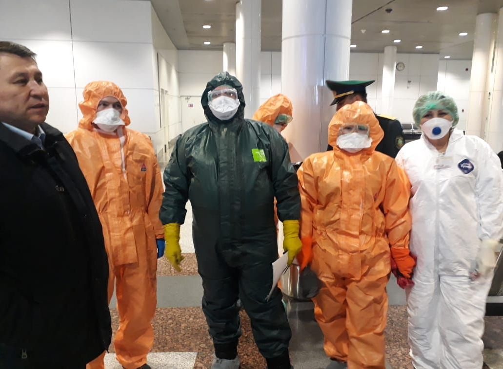 Гражданина Украины с подозрением на холеру сняли с рейса в аэропорту Астаны