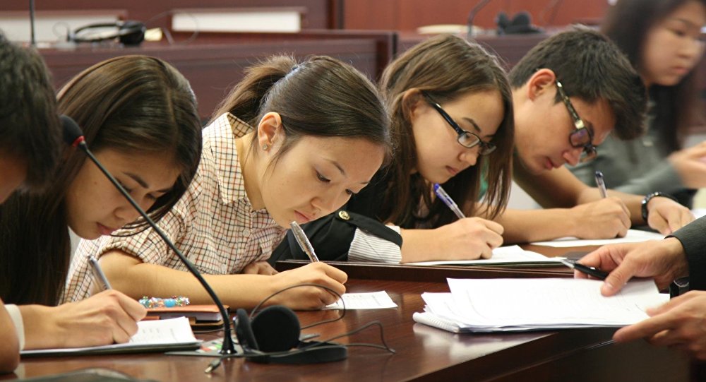 Депутаты просят пересмотреть финансирование вузов в Казахстане