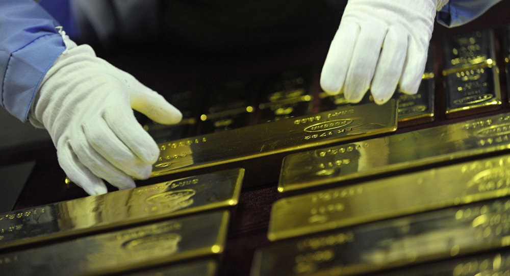 Казахстанцы скупили почти все золото для населения у Нацбанка