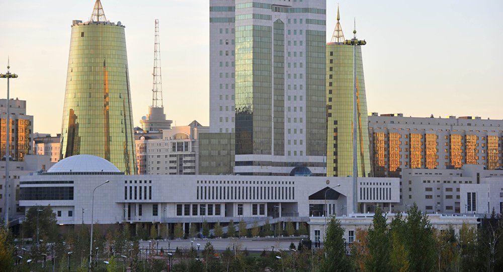 Здание парламента Казахстана в столице Астане, архивное фото