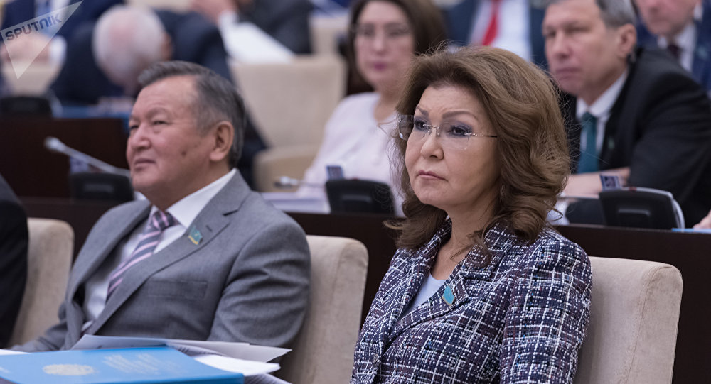 Старшая дочь Назарбаева получила новое назначение в МИД Казахстана и медаль