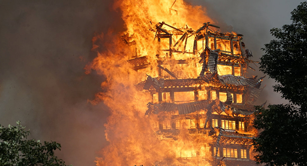 Самая высокая пагода в Азии сгорела при пожаре