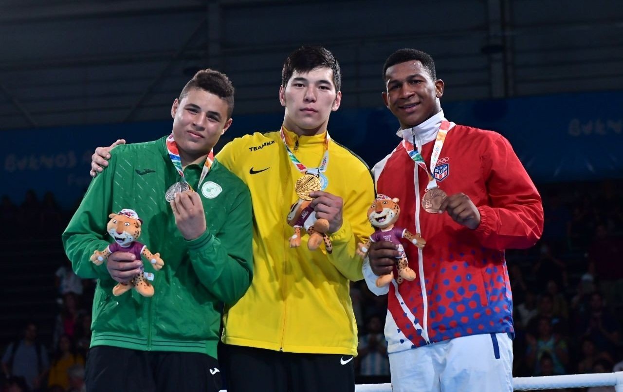На юношеских Олимпийских Игр прошли финальные поединки. Казахстанские боксеры завоевали золото и бронзу