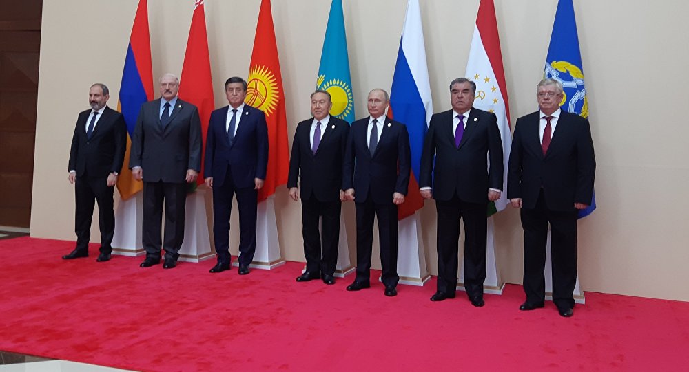 Президенты на совещании ОДКБ в Астане, 8 ноября 2018 года
