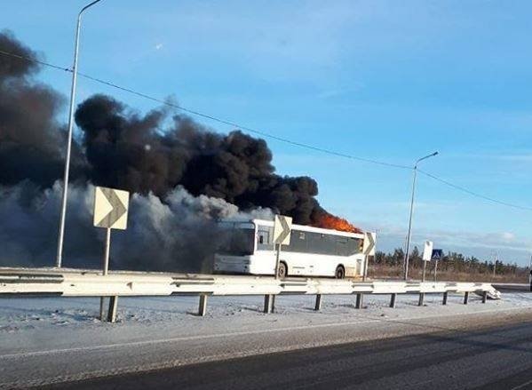 Пассажирский автобус сгорел в Павлодаре