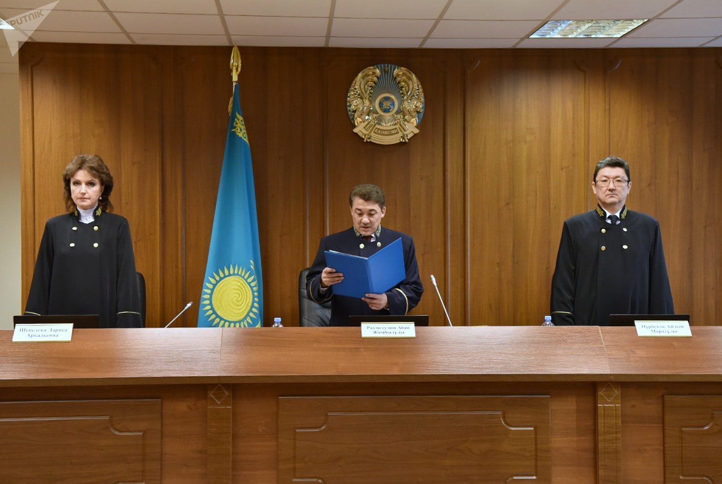 Уголовная коллегия Верховного суда Казахстана огласила приговор по делу Владислава Челаха, отбывающего наказание за массовое убийство на пограничном посту Арканкерген