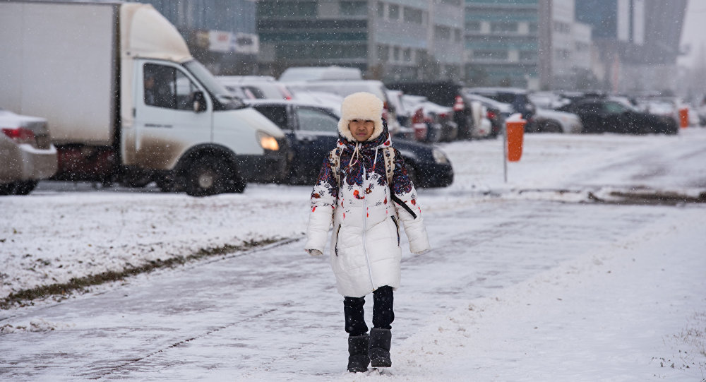 Снег и сильный ветер ожидаются 23 ноября почти во всех областях Казахстана